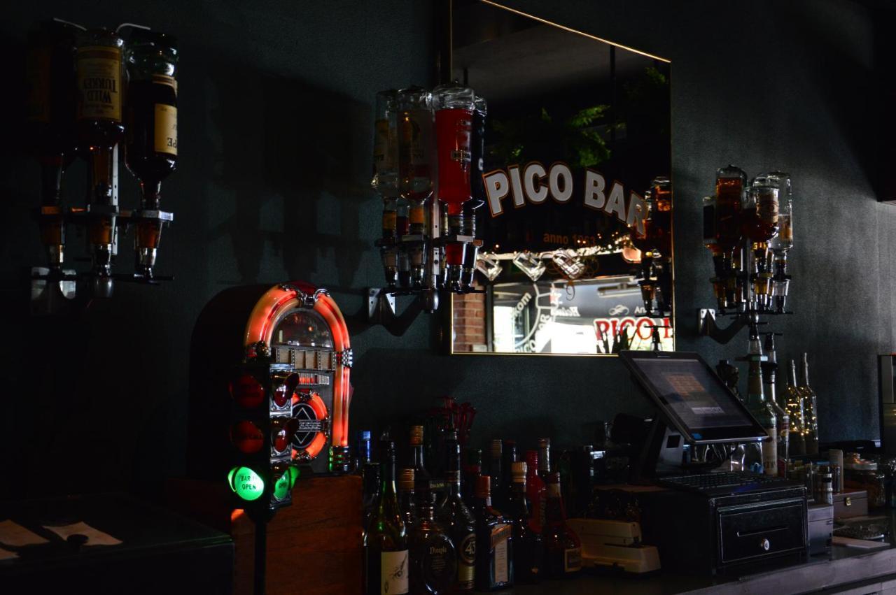 Hotel Pico Rozenburg Bagian luar foto